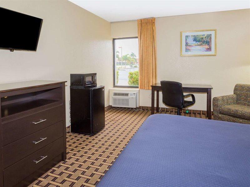 Quality Inn Fort Myers - Cape Coral Bagian luar foto