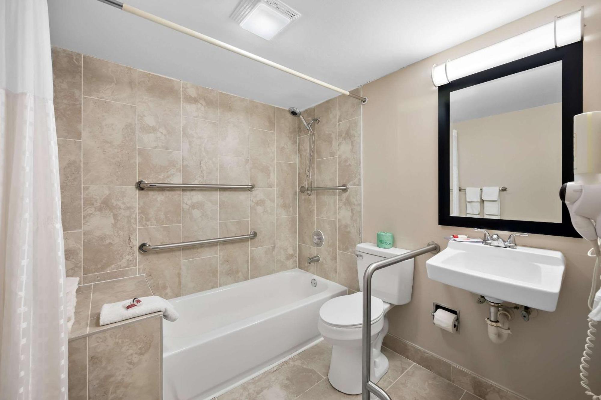 Quality Inn Fort Myers - Cape Coral Bagian luar foto