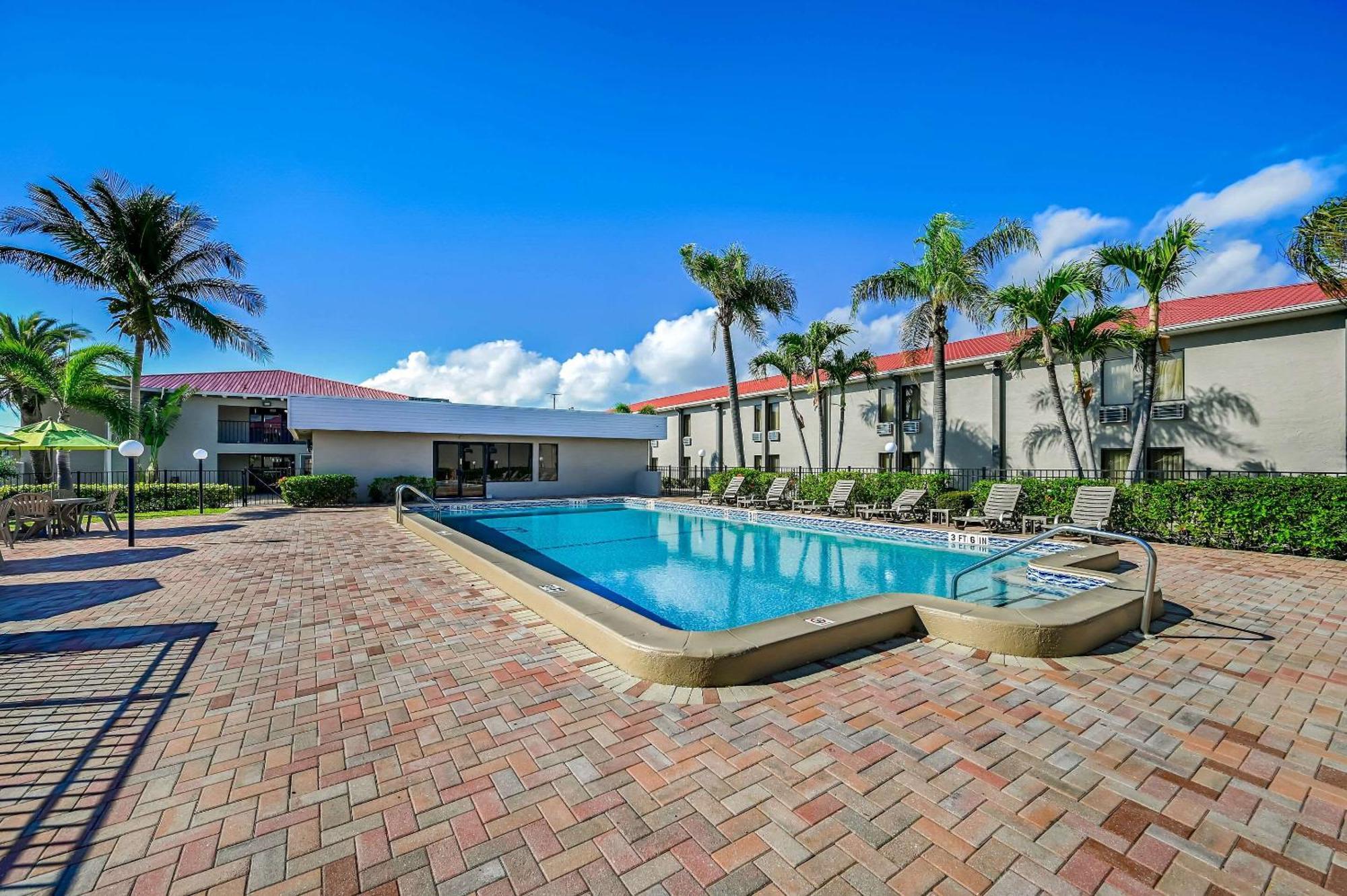 Quality Inn Fort Myers - Cape Coral Bagian luar foto