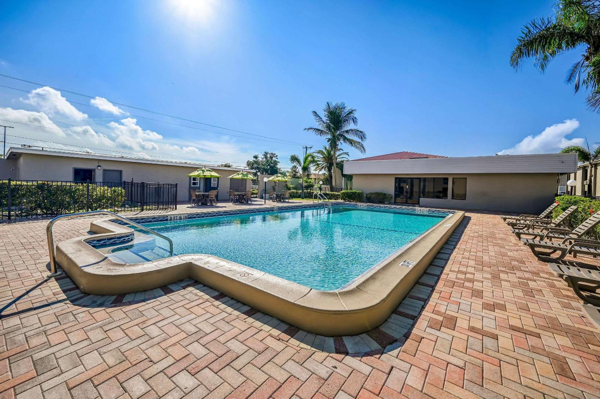 Quality Inn Fort Myers - Cape Coral Bagian luar foto