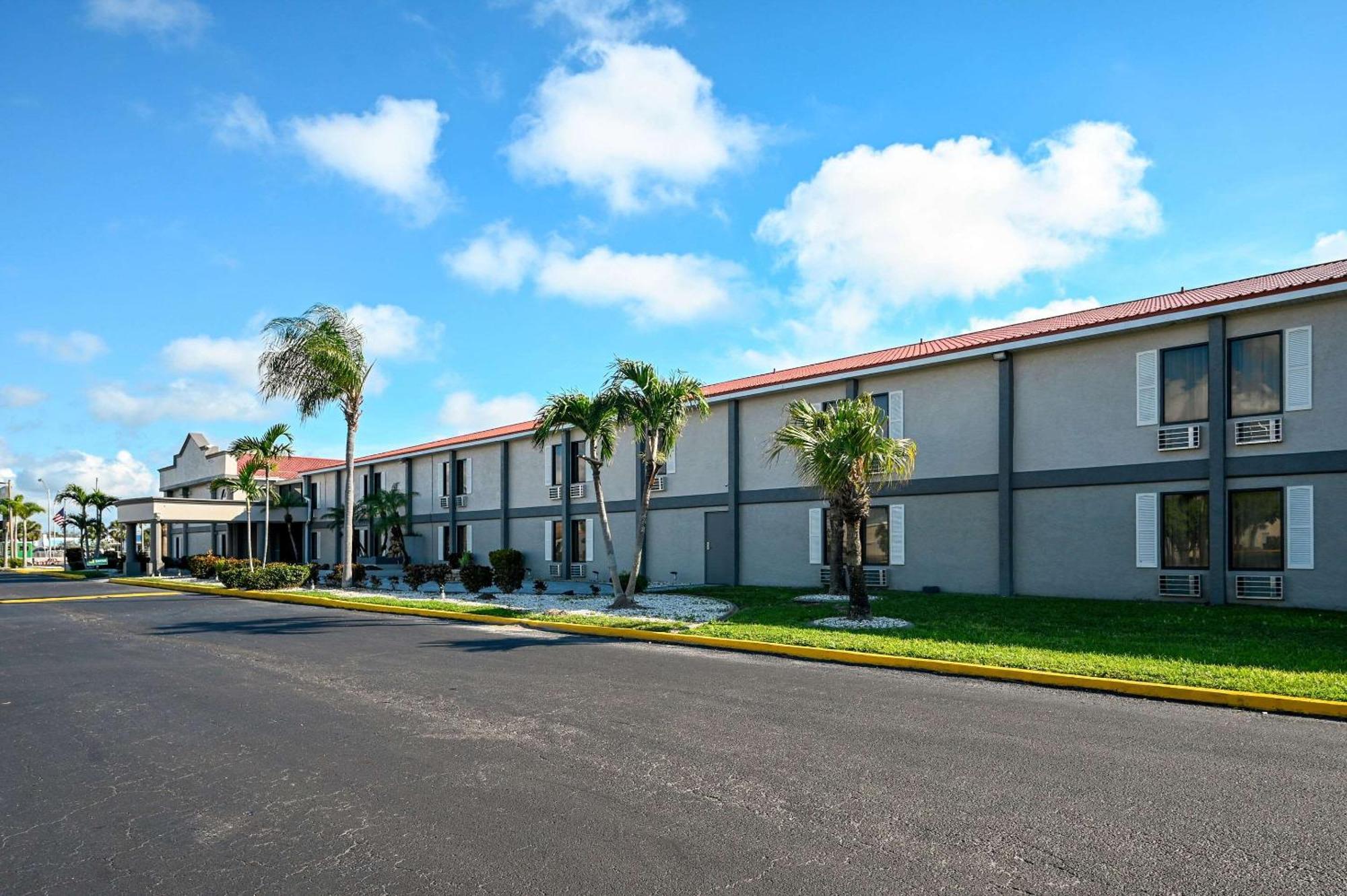 Quality Inn Fort Myers - Cape Coral Bagian luar foto